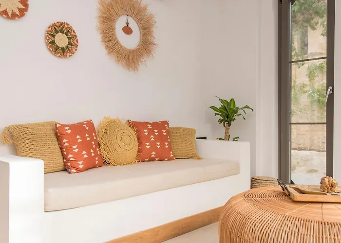 Lupa Alacati * Çeşme