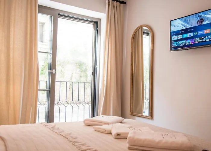 Lupa Alacati * Çeşme